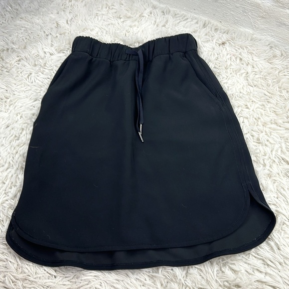 lululemon athletica Dresses & Skirts - Lululemon On The Fly Skirt *Woven Black